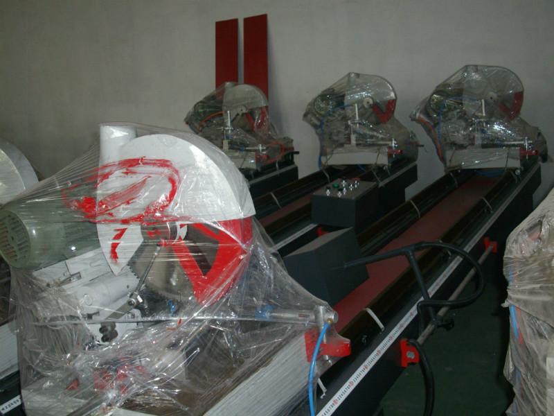 供應(yīng)塑鋼門(mén)窗機(jī)器報(bào)價(jià)門(mén)窗加工設(shè)備價(jià)格