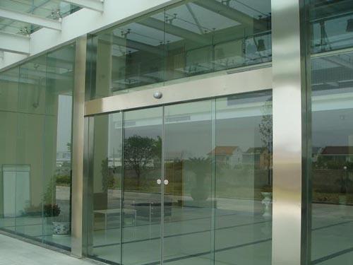 供應(yīng)佛山維修感應(yīng)門佛山冷雨自自動門遙控門