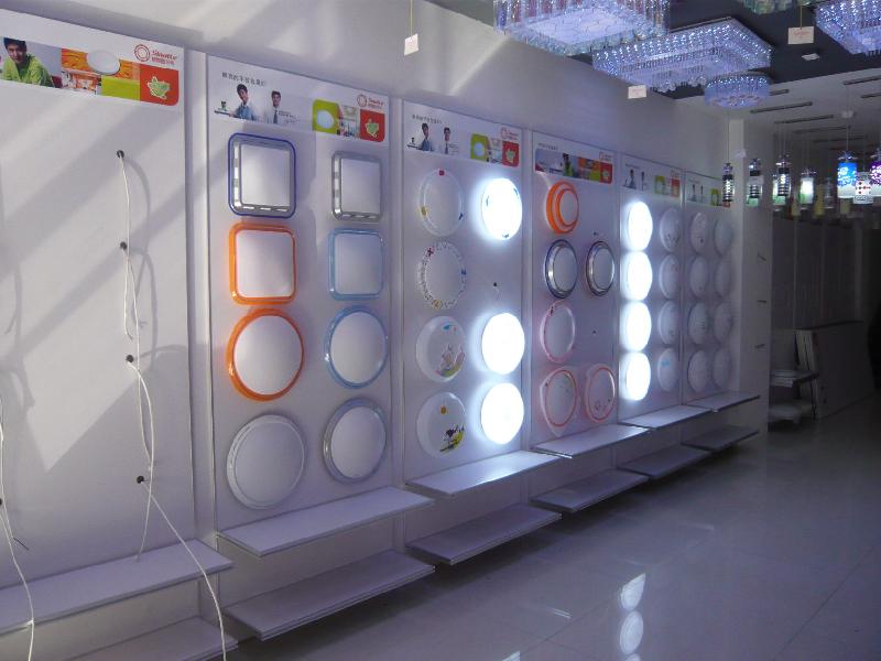 供應(yīng)中山品牌展柜 中山品牌展柜制作 中山品牌展柜批發(fā)