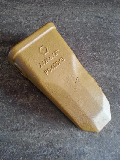 供應(yīng)小松400開(kāi)山型尖齒208-70-14152RC