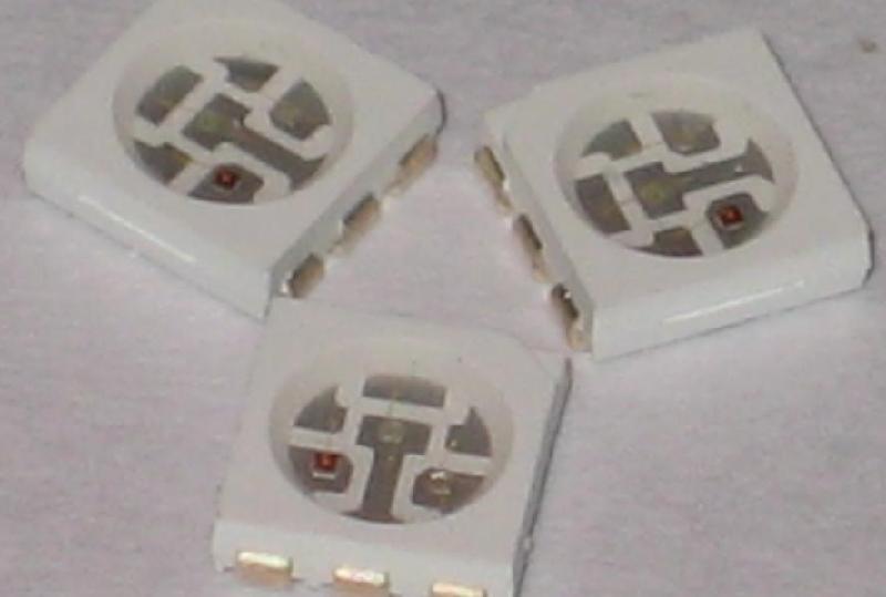 專業(yè)生產(chǎn)5050貼片燈珠圖片