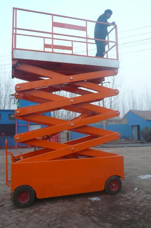 供應(yīng)自行式升降機(jī)價格