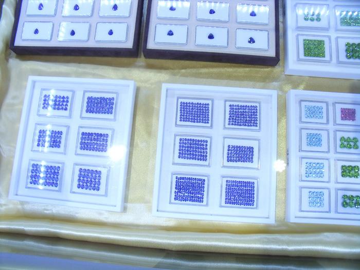 供應(yīng)杭州彩色寶石價(jià)格2012杭州彩色寶石價(jià)格2011杭州彩色寶石價(jià)格