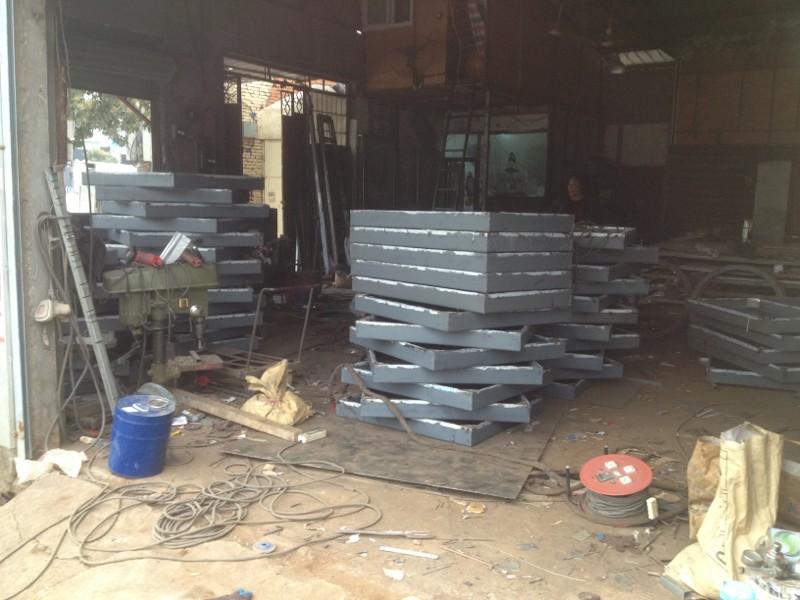 供應(yīng)福州*的不銹鋼包邊井蓋廠家