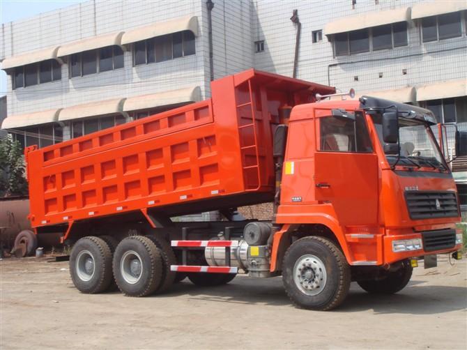 供應(yīng)重汽豪沃自卸車后八輪工程車