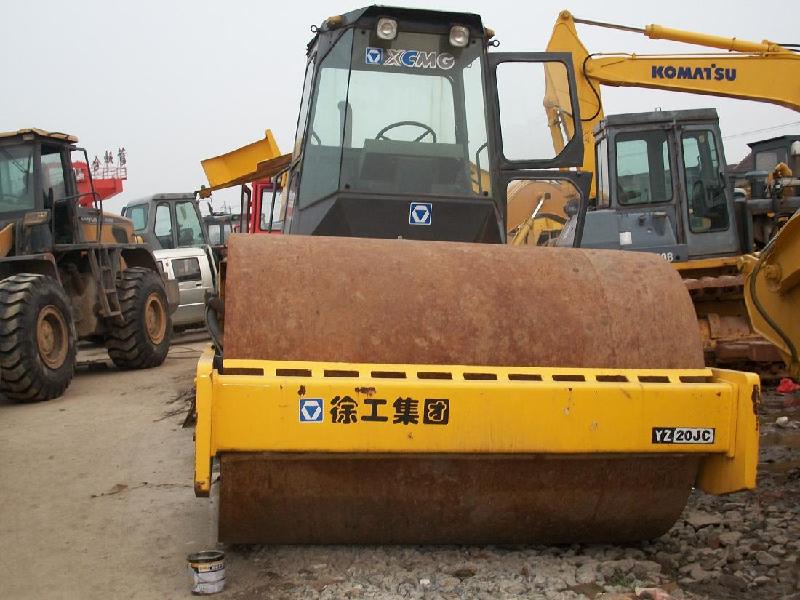 供應(yīng)山東二手壓路機(jī)價(jià)格；二手振動(dòng)壓路機(jī)價(jià)格