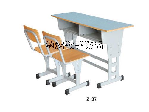 供應(yīng)山東學(xué)生雙人課桌椅銷售