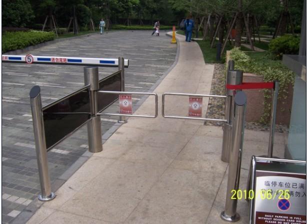 物業(yè)小區(qū)通道擺閘翼閘圖片