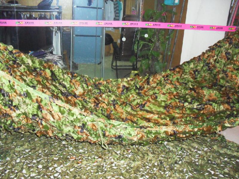 供應深圳叢林迷彩網，現(xiàn)貨批發(fā)迷彩偽裝網