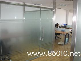 供應(yīng)北京辦公室*膜彩色膜防撞條施工