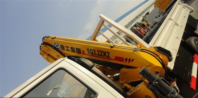 最高端配置的隨車吊-五十鈴隨車吊圖片