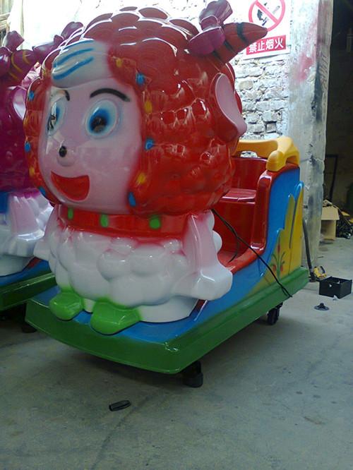 重慶奉節(jié)洋村長(zhǎng)搖搖車灰太狼搖擺機(jī)圖片