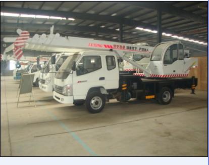 供應魯星6噸小吊車價格