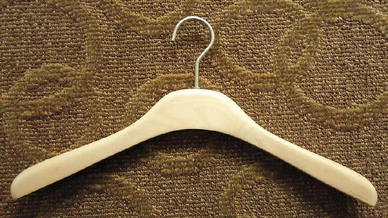 供應(yīng)男裝衣架批發(fā)價(jià)格