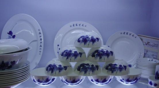 供應(yīng)餐具定做陶瓷餐具；陶瓷餐具廠家批發(fā)骨瓷餐具青花餐具*手工畫餐具