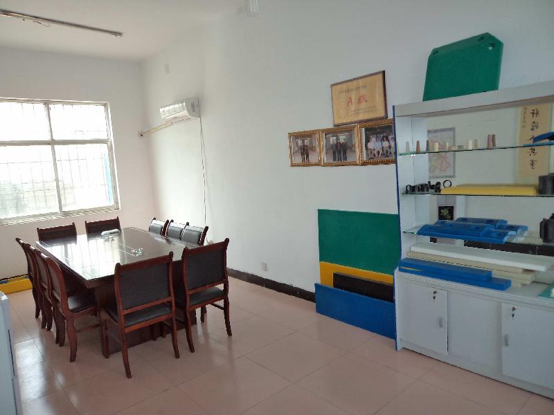 供應(yīng)改良高分子擋煤板、超高聚乙烯襯板