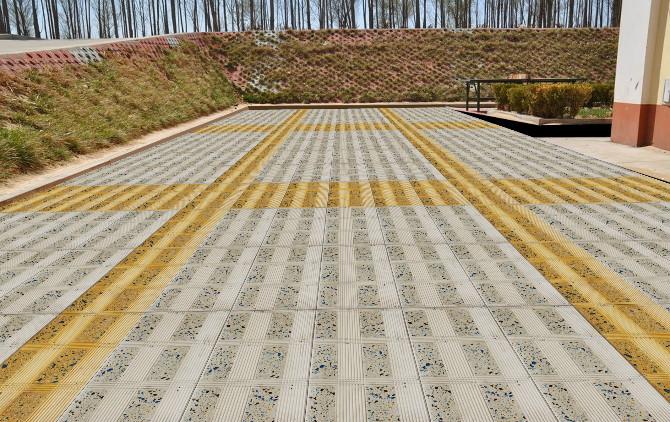 供應高質量彩磚模具條紋模具彩磚塑料模