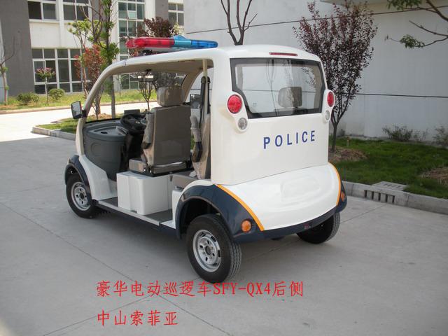 警察巡逻车图片