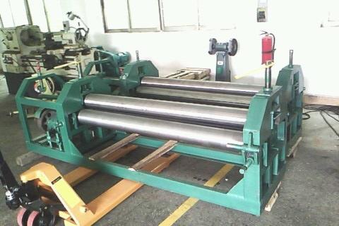 正三星電動(dòng)卷板機(jī)，深圳卷圓機(jī)