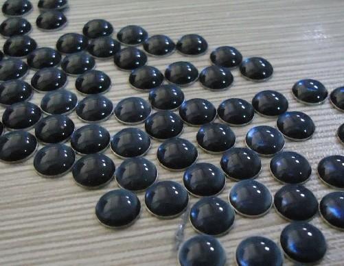 供應滴膠主要用于商標標牌