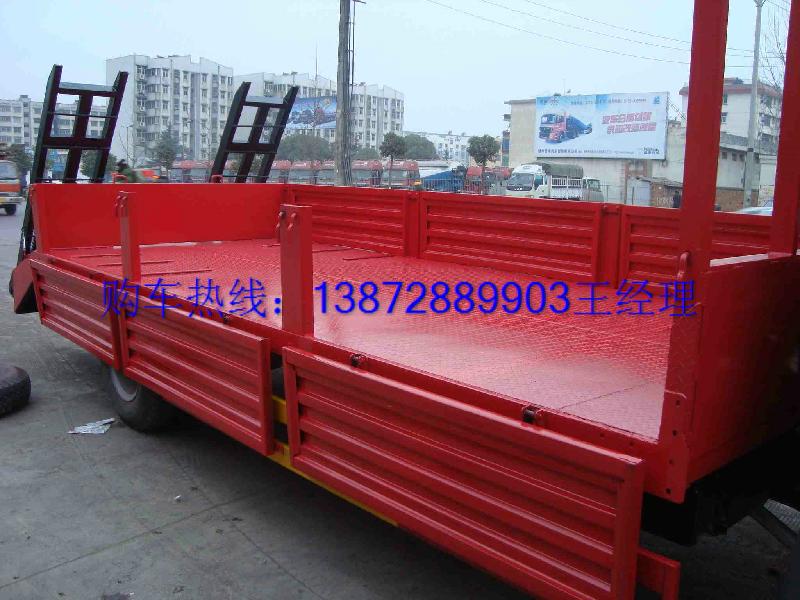 供應(yīng)解放15噸平板運輸車價格｜解放小型挖機拖車｜挖機運輸車廠家