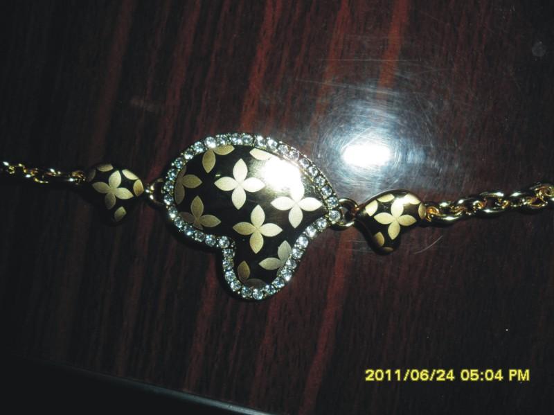 激光打標(biāo)激光雕刻激光切割激光放電圖片