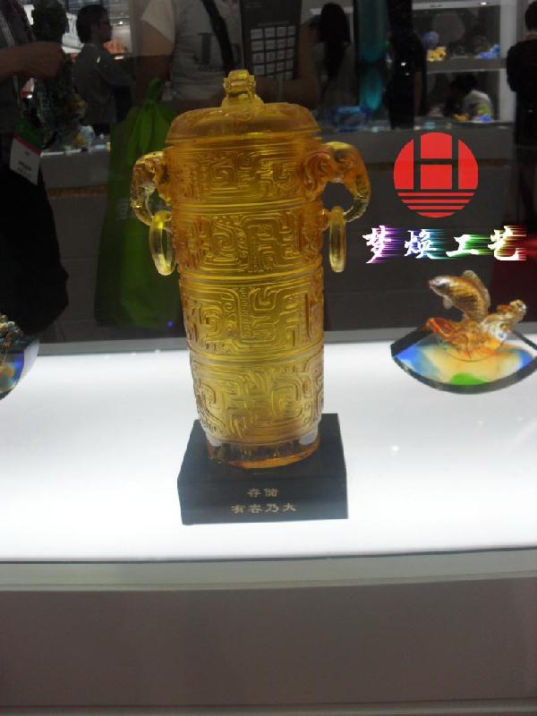 供應(yīng)琉璃水晶工藝品鷹鼎筆筒獸物擺件