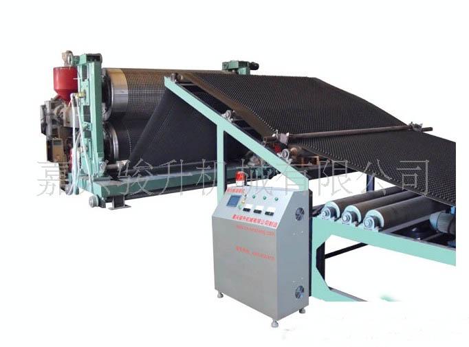 供應(yīng)塑料排水板 PE排水板 蓄排水板  夾層塑料板、塑料排水凸片