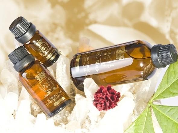 供應(yīng)*黑胡椒精油提供精油代加工