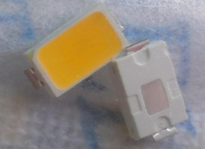 供應(yīng)5630白光貼片LED球泡/燈條*LED