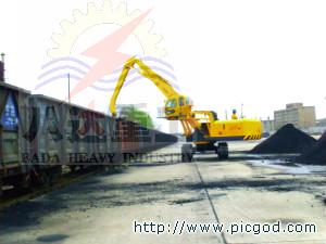 雙動力輪胎式抓料機(jī)抓鋼機(jī)裝卸機(jī)圖片
