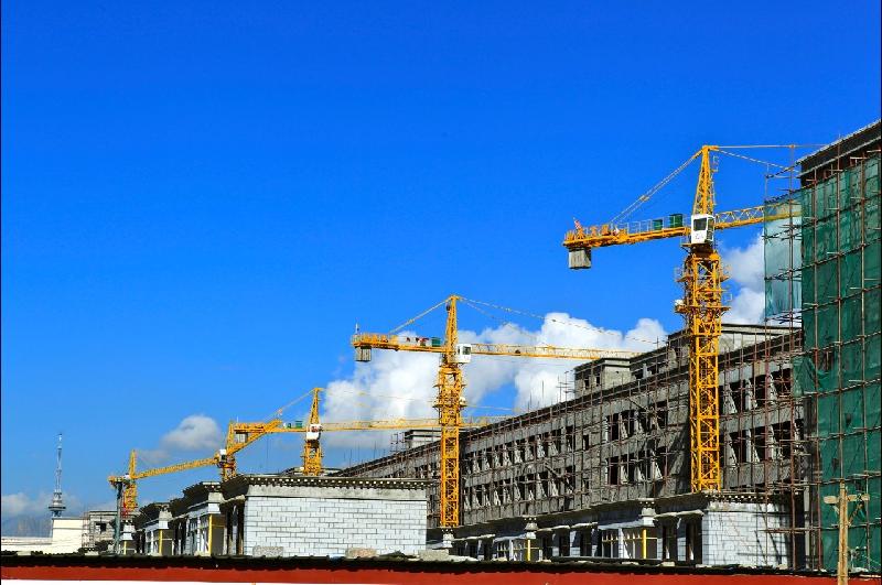 供應(yīng)塔吊起重機(jī)，山東塔吊起重機(jī)價(jià)格，塔吊起重機(jī)生產(chǎn)廠家