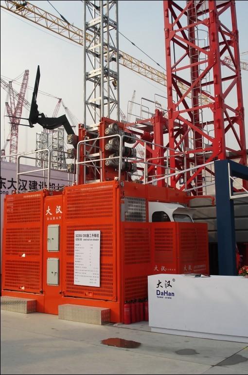 供應(yīng)混凝土輸送泵價格，山東混凝土輸送泵報價，濟南混凝土輸送泵生產(chǎn)廠