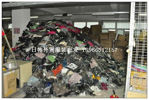 供應(yīng)武漢漢正街外貿(mào)服裝批發(fā)市場漢正街外貿(mào)貨源拿貨漢正街服裝來源