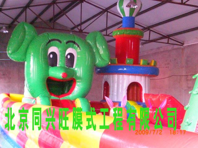 專業(yè)生產(chǎn)章魚城堡，造型逼真美觀。