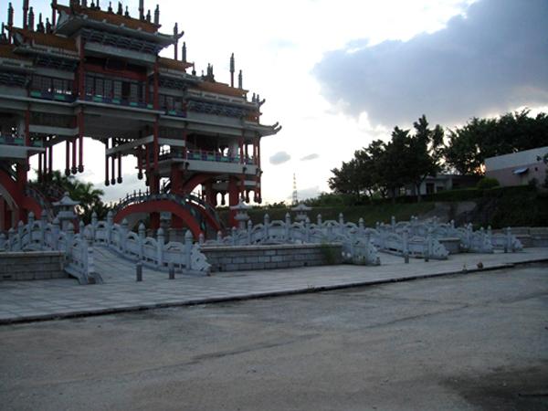 供應(yīng)漢白玉石雕欄桿