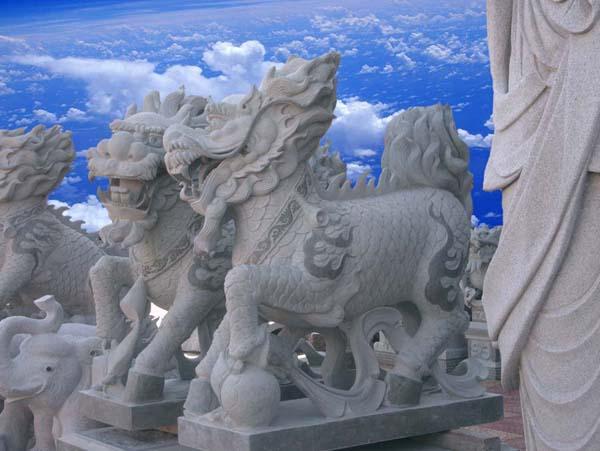 漢白玉石雕麒麟價格圖片