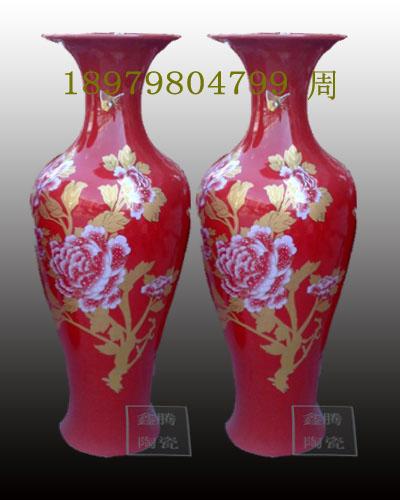 供應(yīng)中國(guó)紅雕紋大花瓶-陶瓷禮品，*紅瓷花瓶，鑫騰陶瓷
