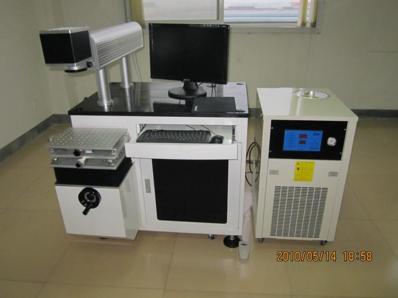 平頂山半導(dǎo)體激光打標(biāo)機(jī)圖片