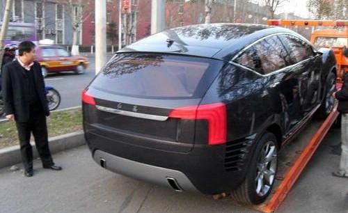 現(xiàn)場汽車救援圖片