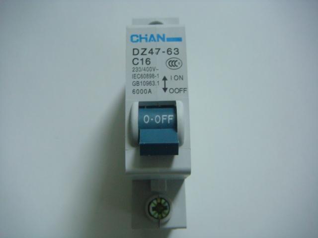 供應(yīng)DZ47-63高分?jǐn)嘈⌒蛿嗦菲?  title=