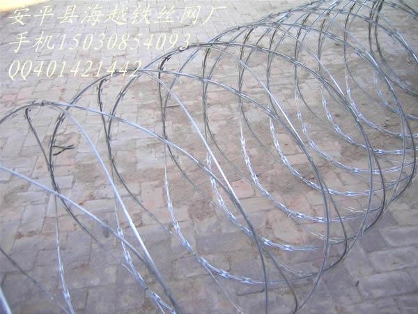 供應(yīng)現(xiàn)貨刀刺滾輪鐵路圍欄網(wǎng)片刺絲滾籠