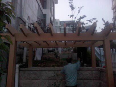 供應(yīng)青島石老人木塑葡萄架-*質(zhì)的木塑連廊供貨商