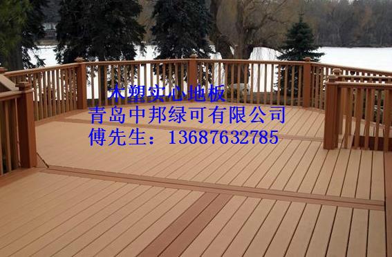 青島李滄區(qū)木塑實(shí)心地板供貨商圖片