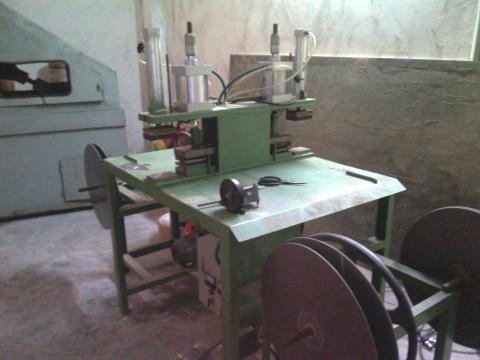 供應(yīng)天然薄木皮/牛皮紙*自動指接機