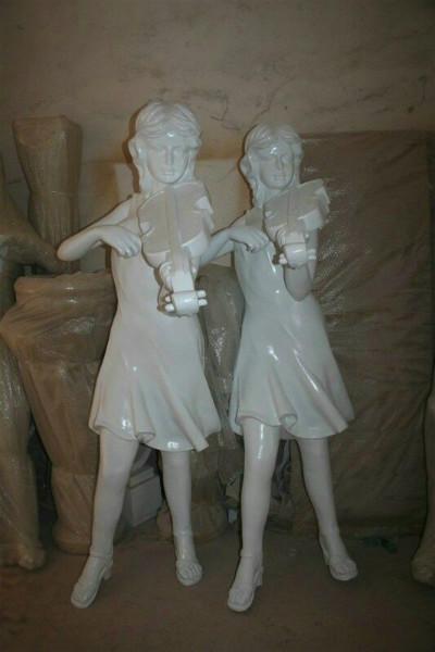 供應(yīng)玻璃鋼女人雕塑