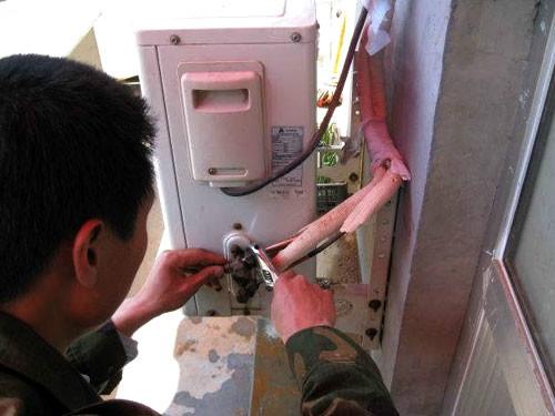 供應(yīng)專業(yè)修理空調(diào)拆裝加氟打孔維修部