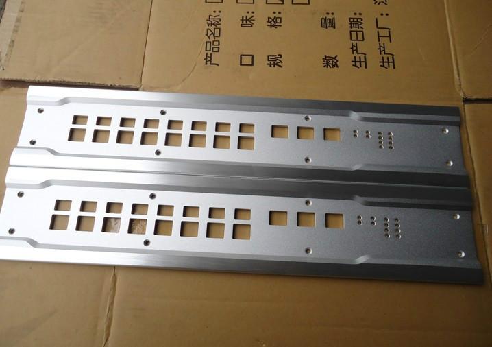 供應(yīng)專業(yè)功放鋁面板2U鋁面板工控機面板