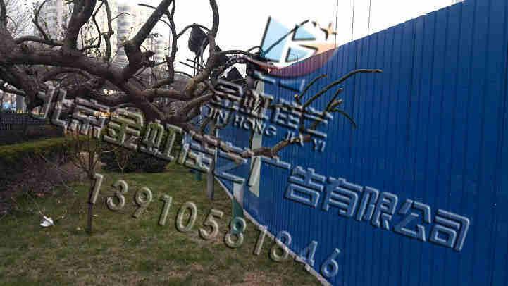 航天橋彩鋼圍擋制作，用心制作生產(chǎn)讓客戶滿意放心的產(chǎn)品