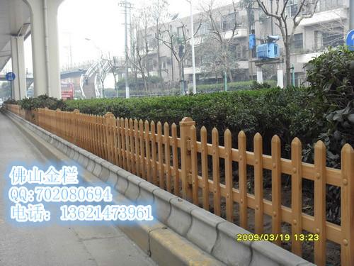 供應(yīng)PVC防木紋護(hù)欄